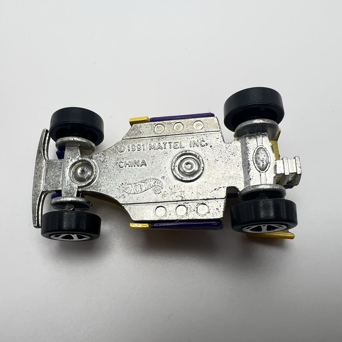 Hot Wheels Shock Factor Race Car Yellow/Purple Diecast 1/64 Scale Loose KB Toys