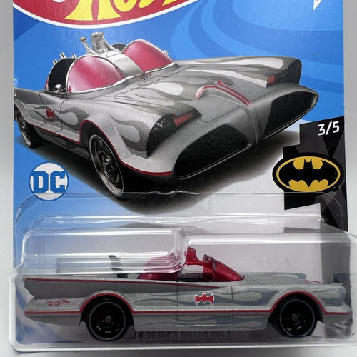 # 118   2017 hot wheels tv series Batmobile  ( batman 3/5) #118/250