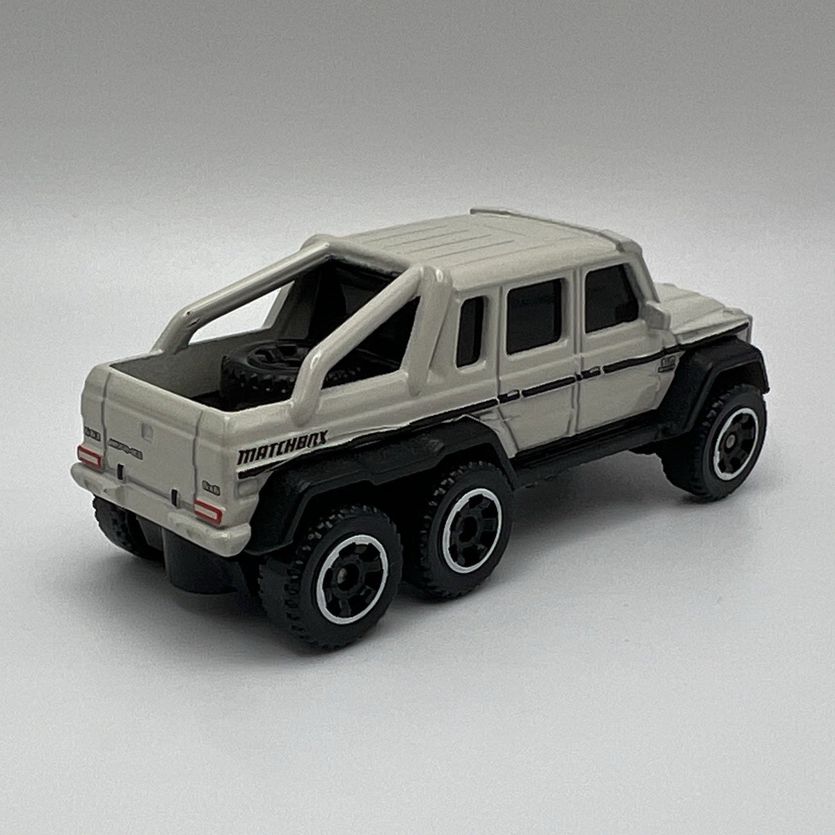 2017 Matchbox #91 Mercedes-Benz G63 AMG 6x6 Beige White MBX Explorers 1:64
