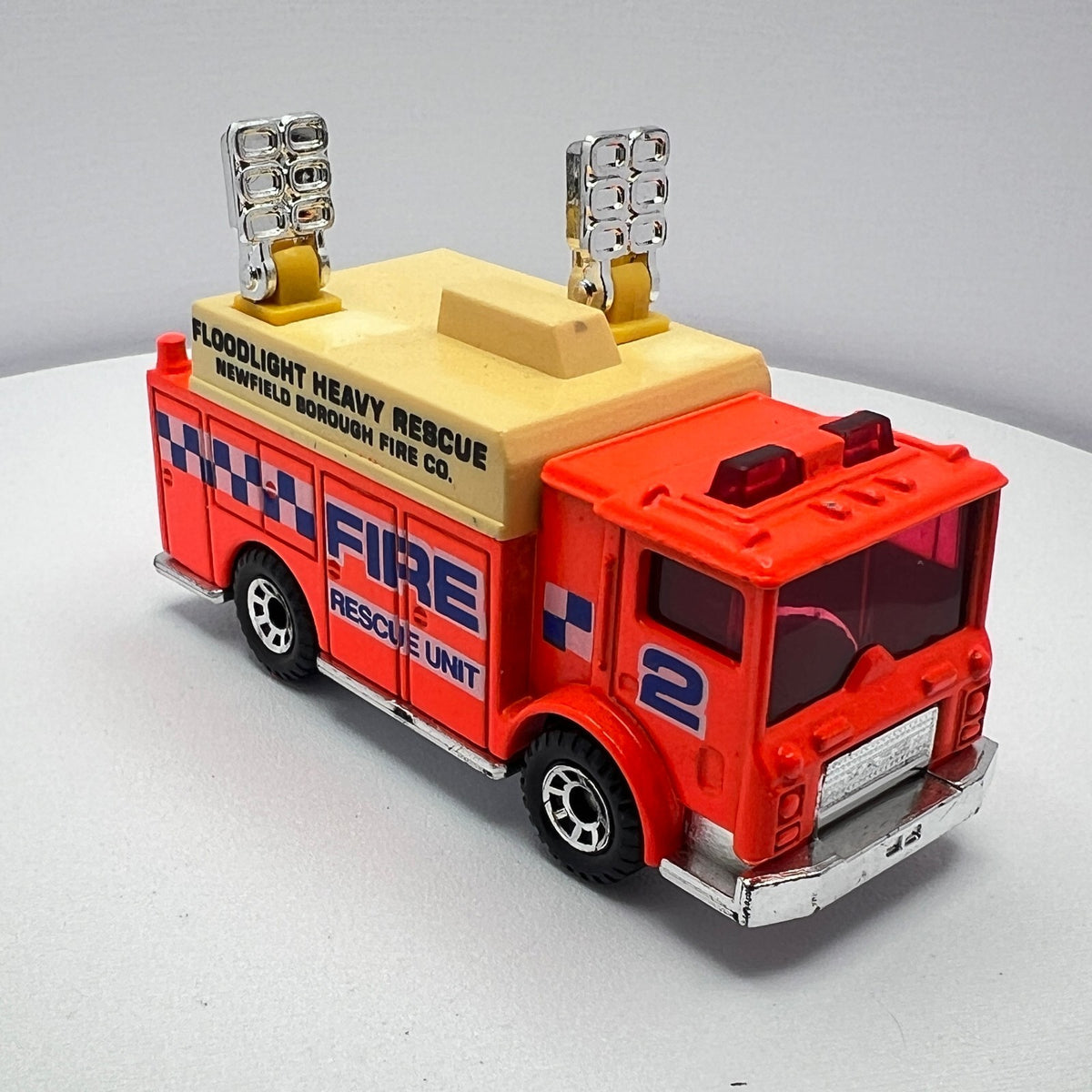 Matchbox Mack Auxiliary Power Truck Orange Red Floodlight LOOSE