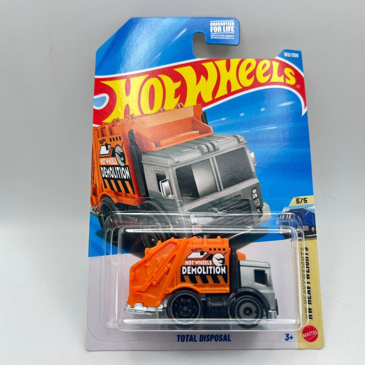 Hot Wheels Total Disposal Orange Garbage Truck Diecast 1:64 New On Card