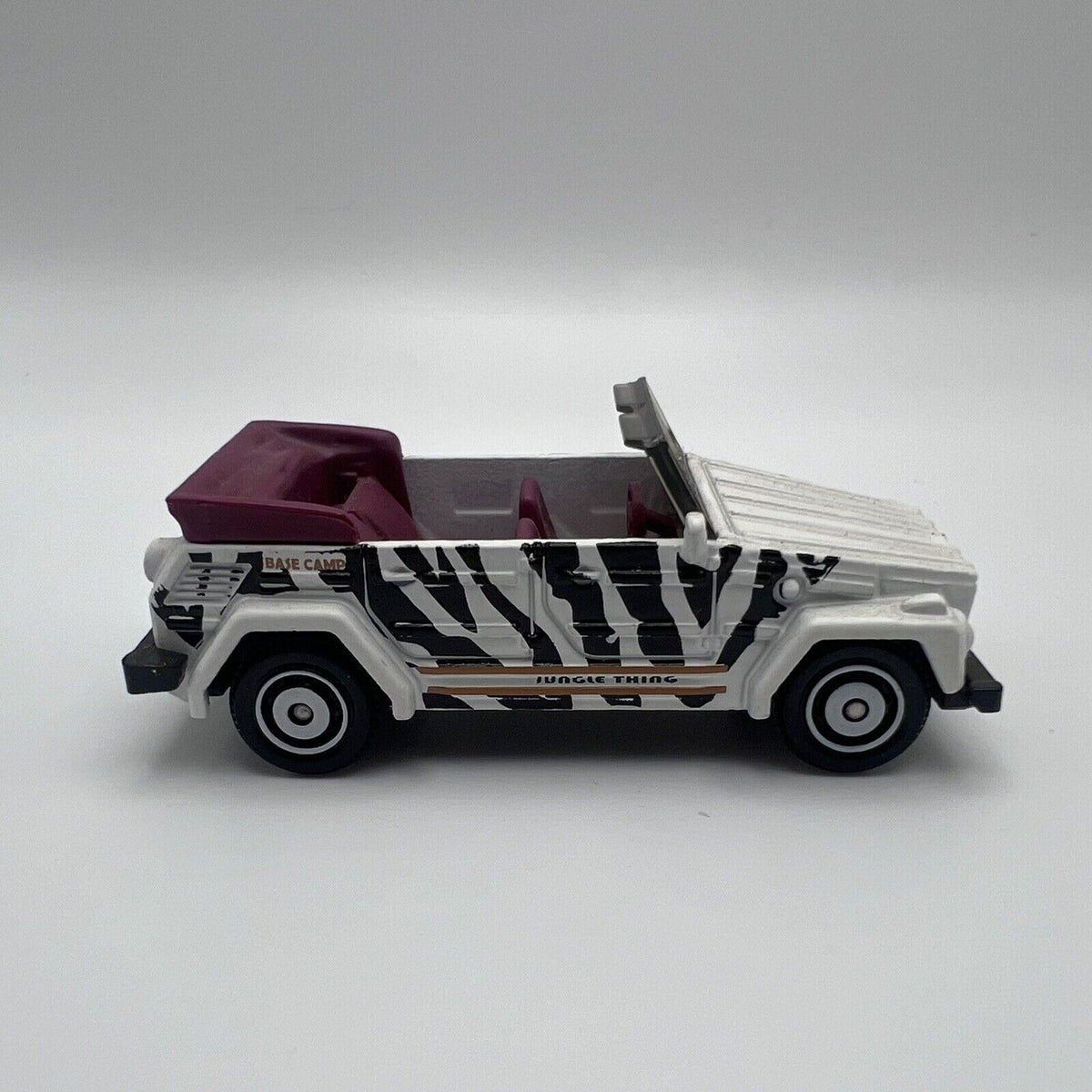 Matchbox Jungle Explorers (2010) White Volkswagen Type 181 Toy Car 98/100 Loose