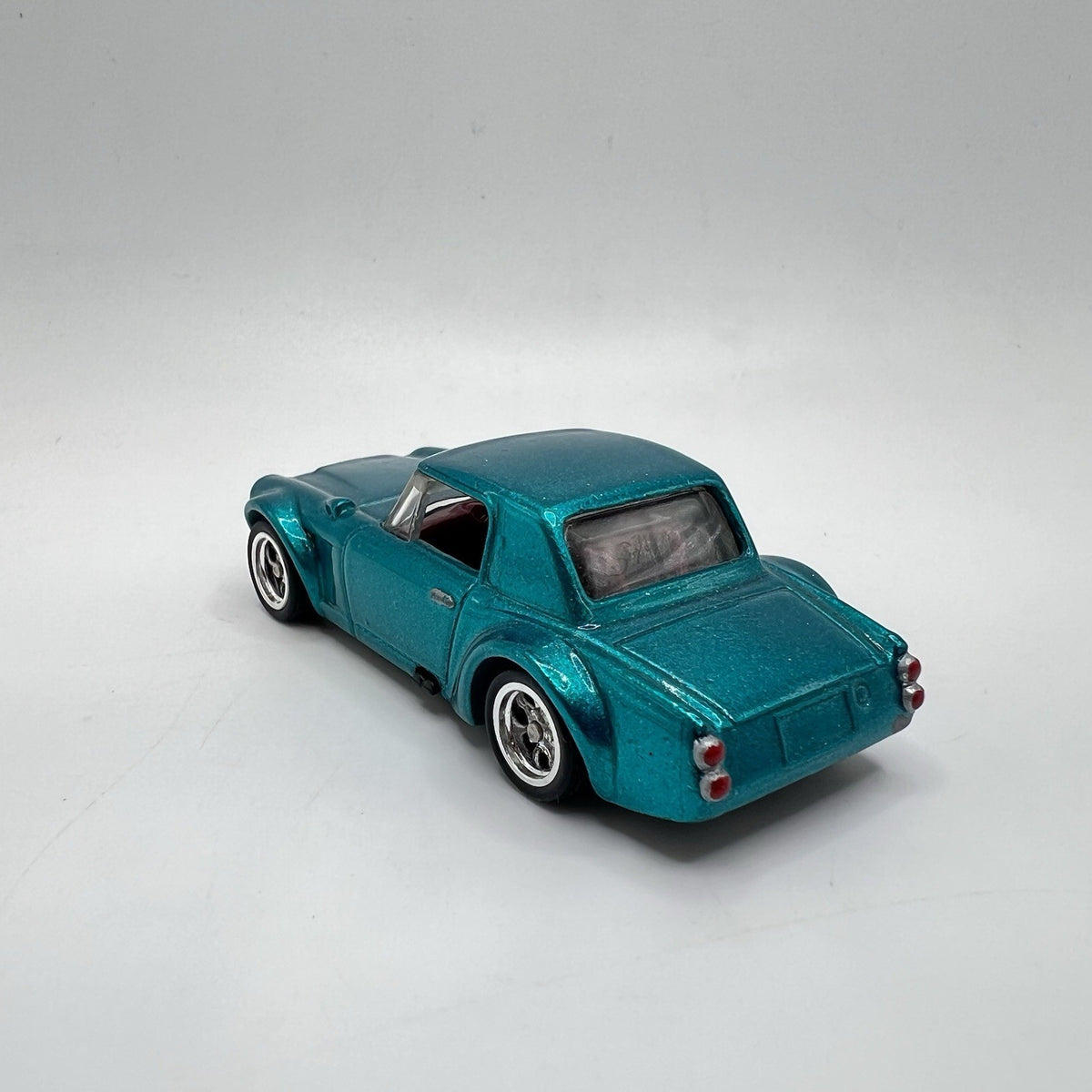 Hot Wheels  DATSUN FAIRLADY 2000 CUSTOM MADE Diecast Car 1:64