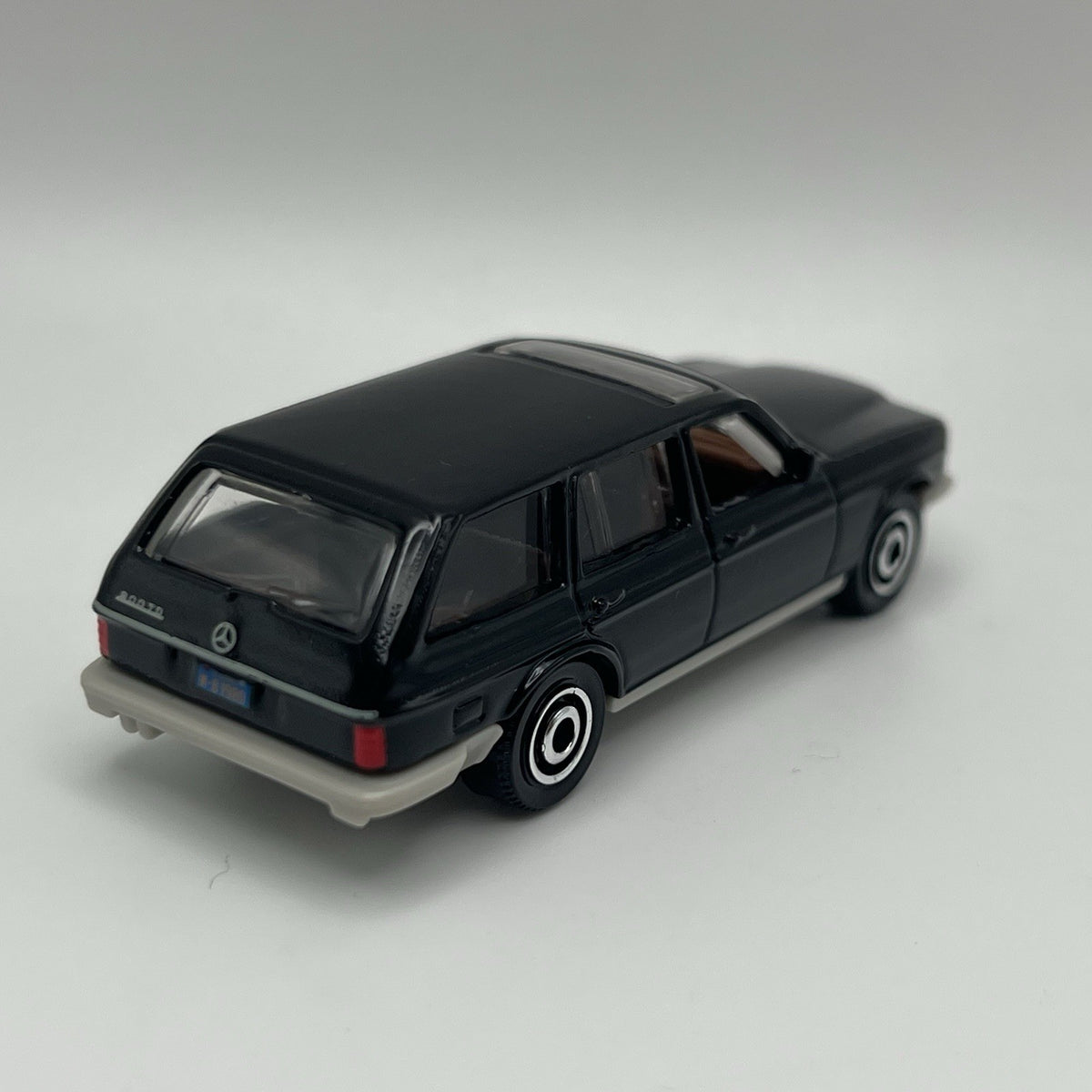2022 Matchbox MBX Power Grabs Black '80 Mercedes-Benz W123 Wagon 1/64 Loose