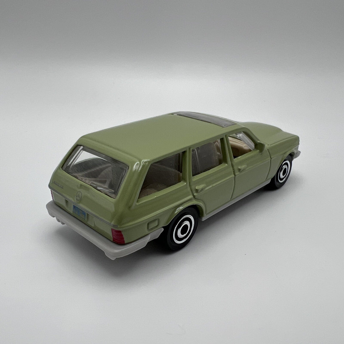 2019 Matchbox #03 MBX Road Trip '80 Mercedes-Benz W123 Wagon Light Green 1:64 NM