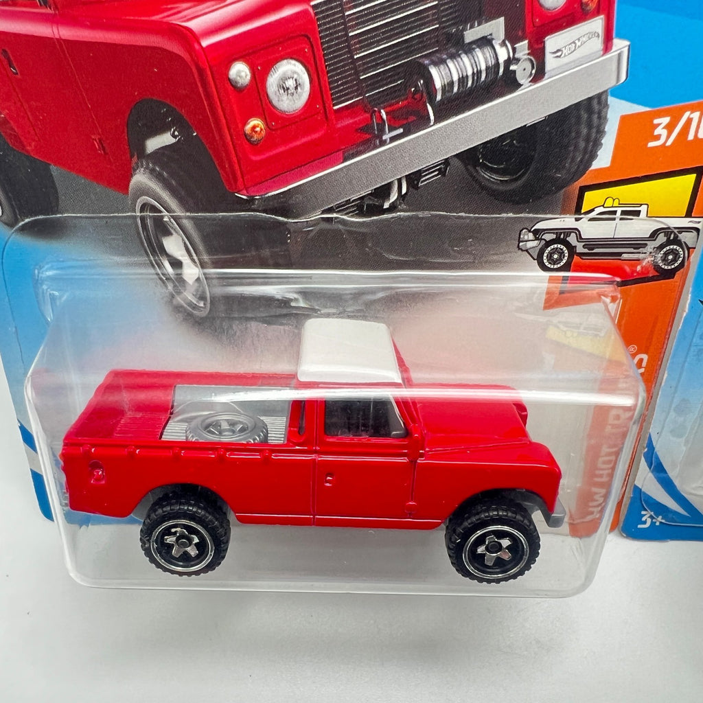 Hot Wheels Land Rover Series III Pickup Lot of 2 Red 111/250 + Mint Baja Blazers