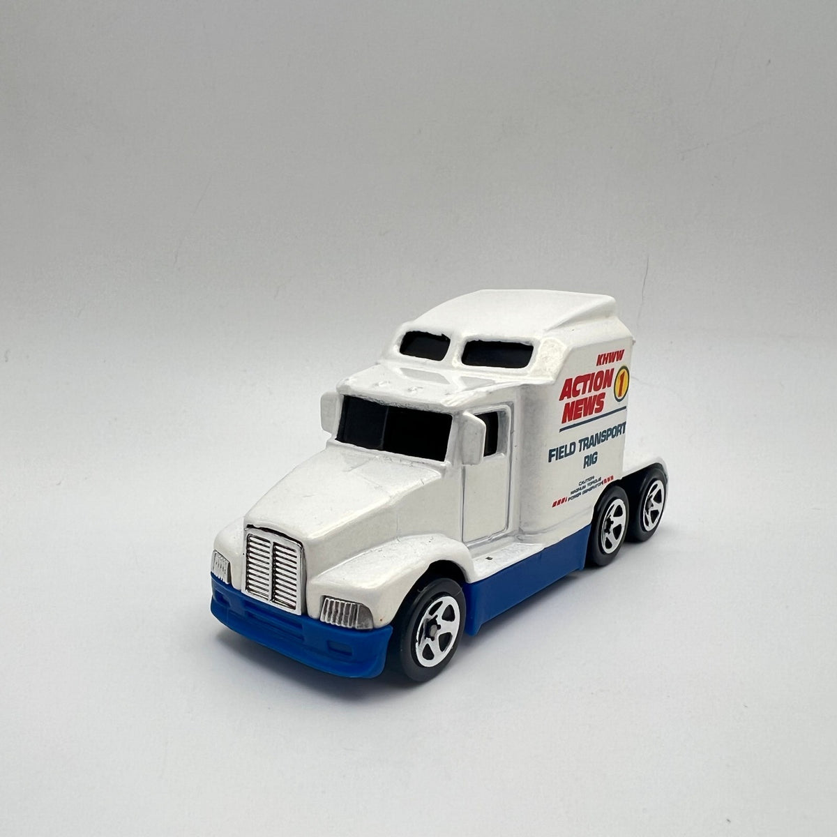 Hot Wheels Big Rig White KHWW Action News Field Transport LOOSE 1/64