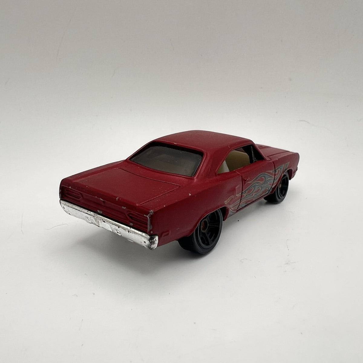 1970 70 Plymouth Road Runner Collectible 1/64 Scale Diecast Diorama Model
