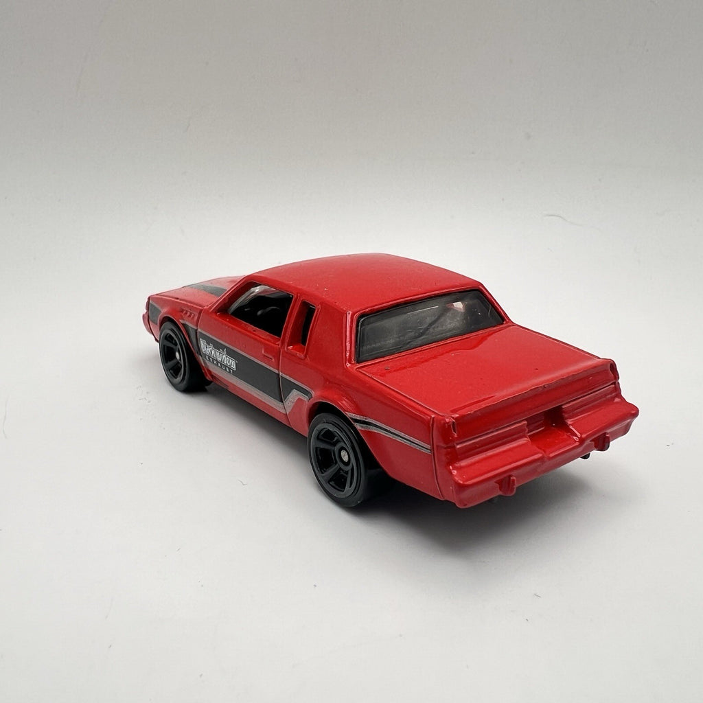 1987 87 Buick Regal GNX Collectible 1/64 Scale Diecast Diorama Model
