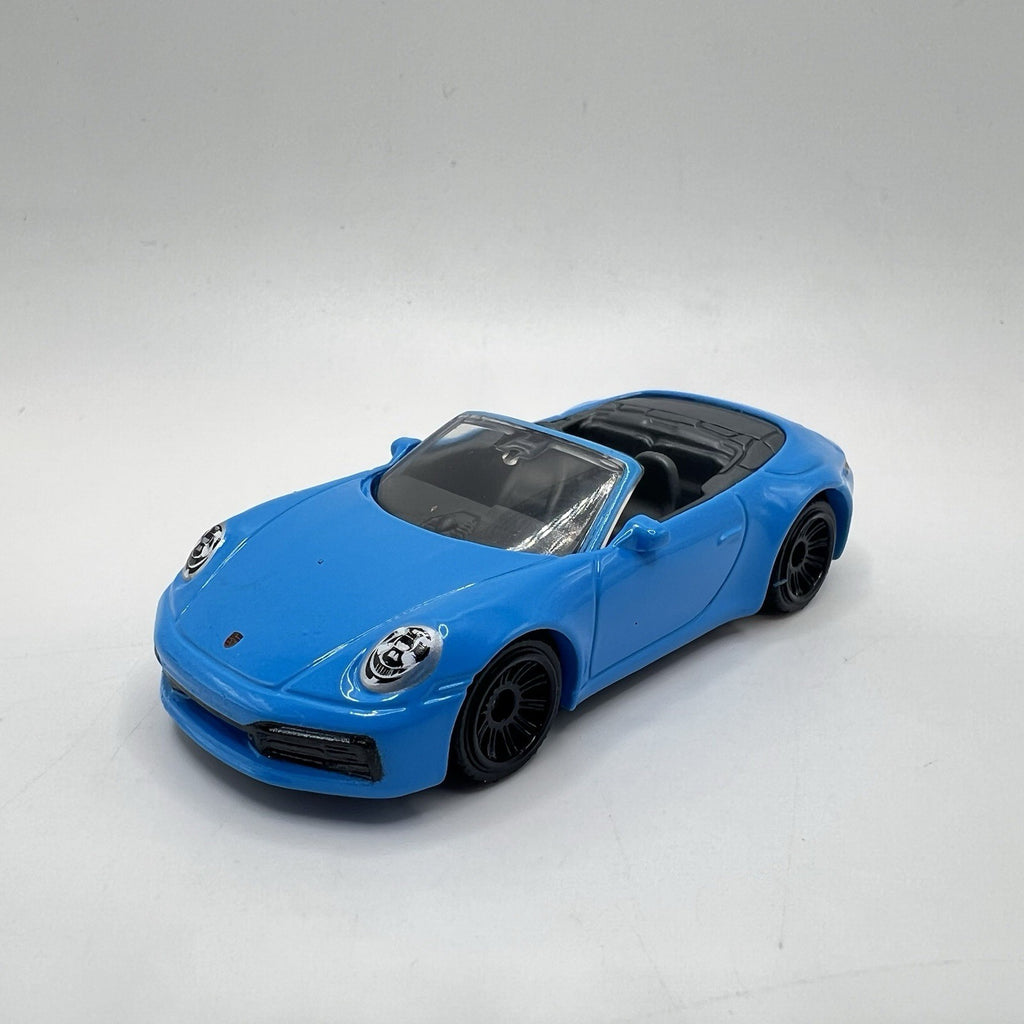 PORSCHE 911 CARRERA CABRIOLET Diorama Collectible DieCast Model Car 1:64 LOOSE