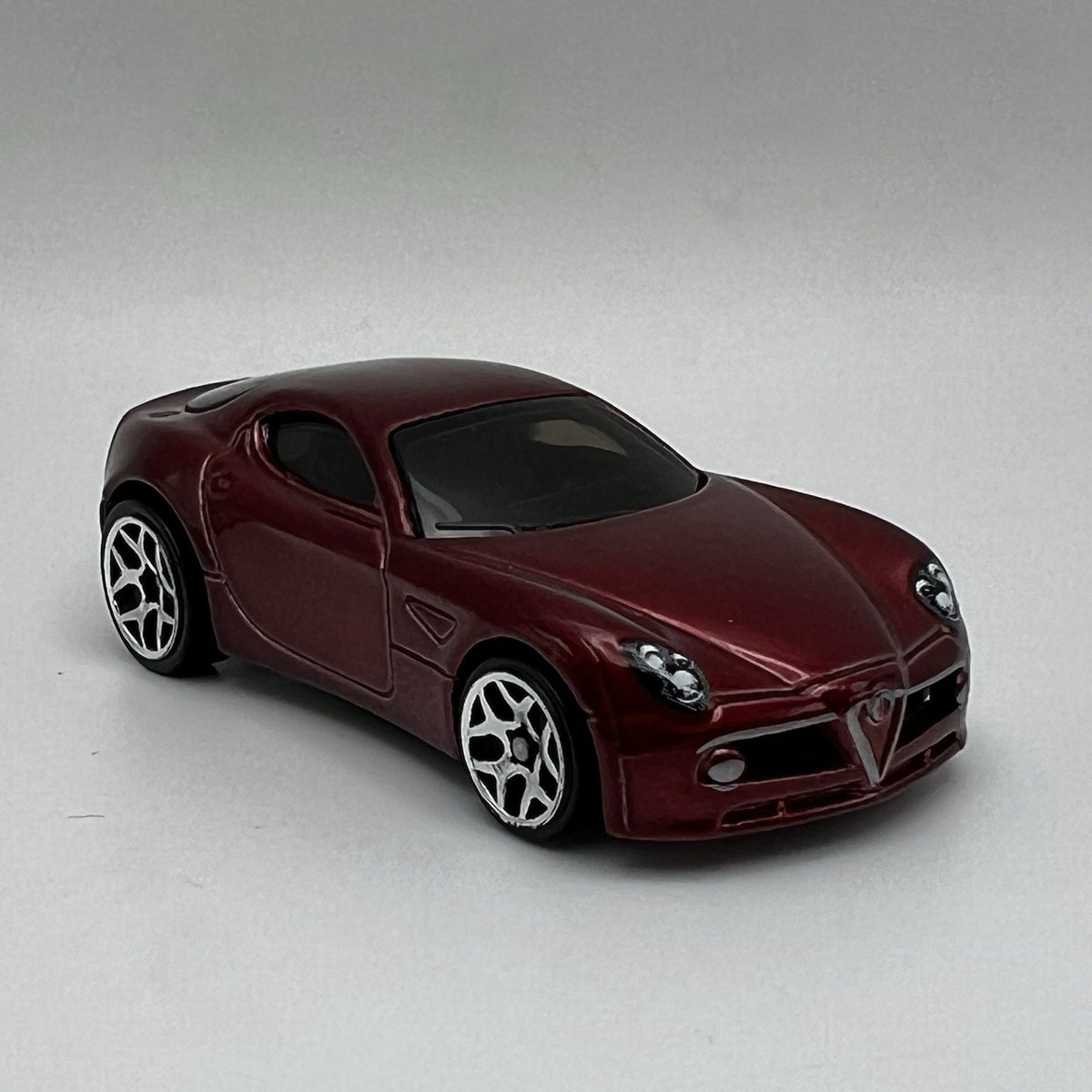 HOT WHEELS ALFA ROMEO 8C COMPETIZONE RED METALLIC 2013 Loose
