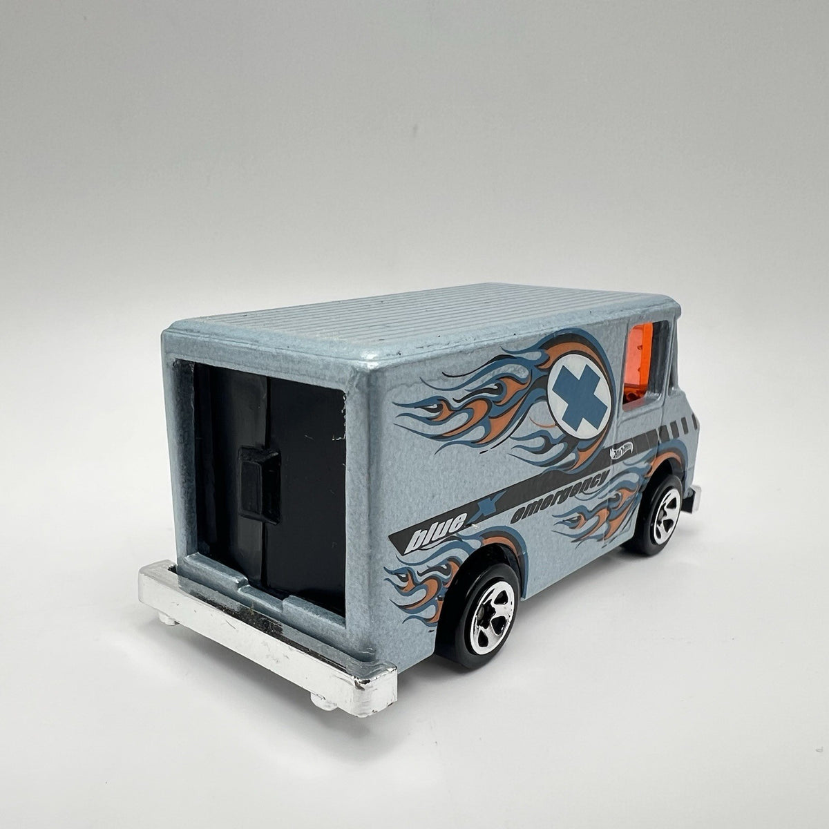 hot wheels diecast 1986 blue X emergency van (mint condition) Loose