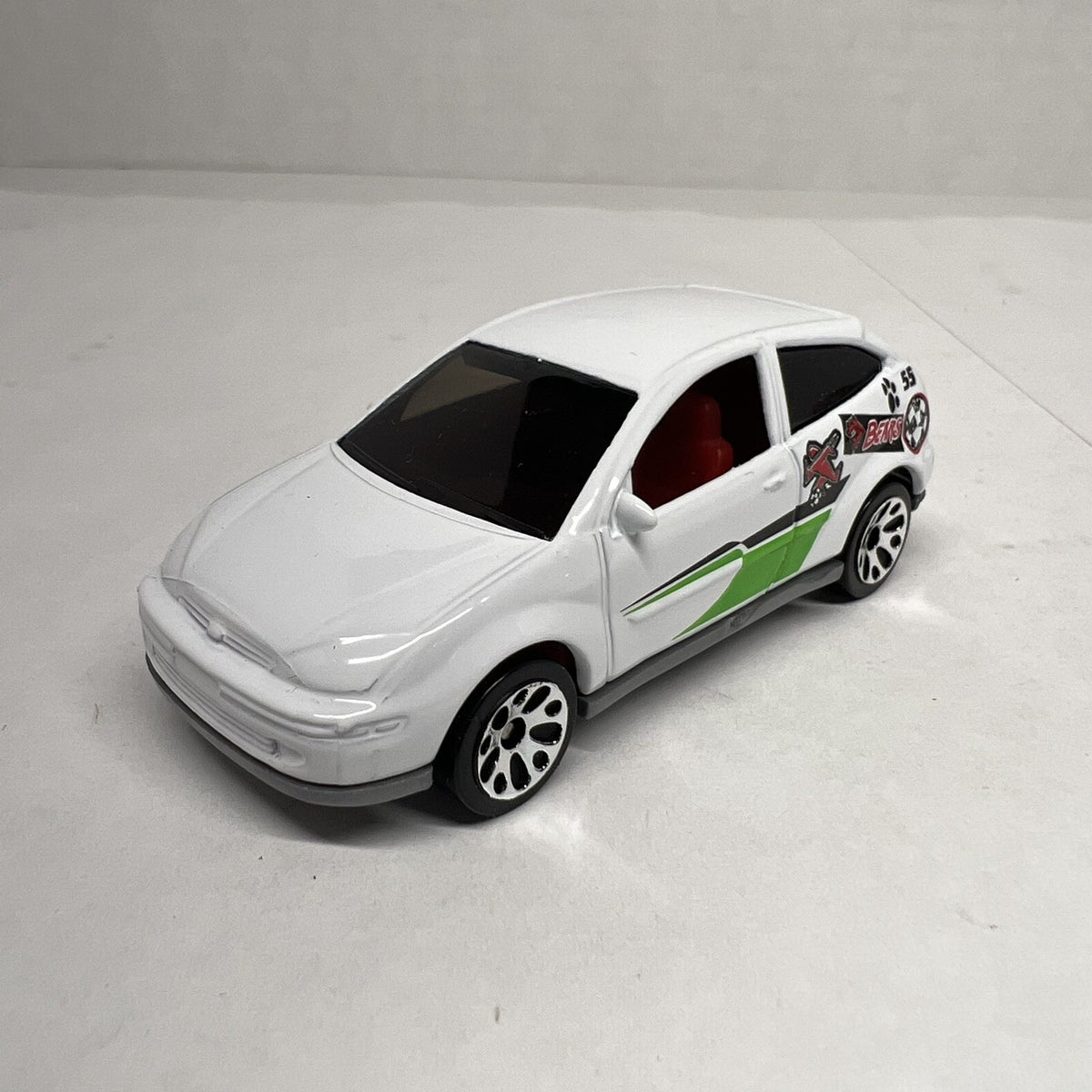 MATCHBOX White FORD FOCUS 2DOOR CAR Bears Scoccer#55 - SCALE 1/57 -1999