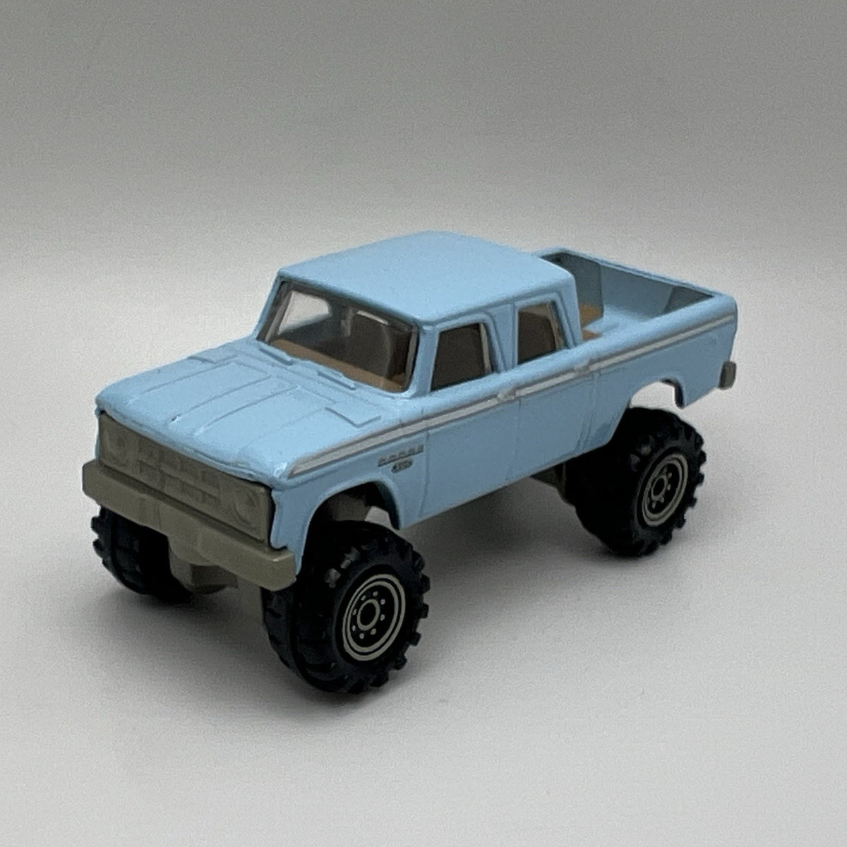 1968 68 Dodge D200 Pickup Truck Collectible 1/64 Scale Diecast Collector Car