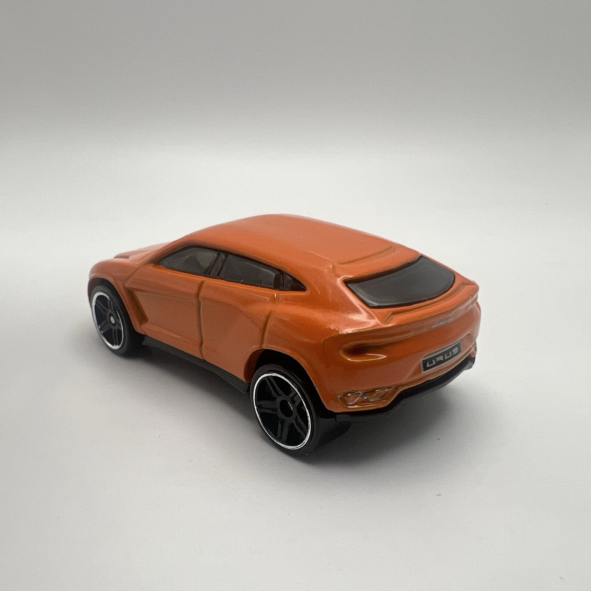 2012 12 Lamborghini Urus Concept Collectible 1/64 Scale Diecast Model