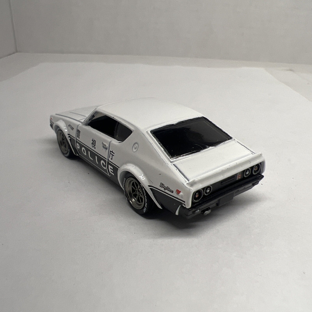 Hot Wheels LOOSE NISSAN SKYLINE 2000 GT-R Police With Real Riders