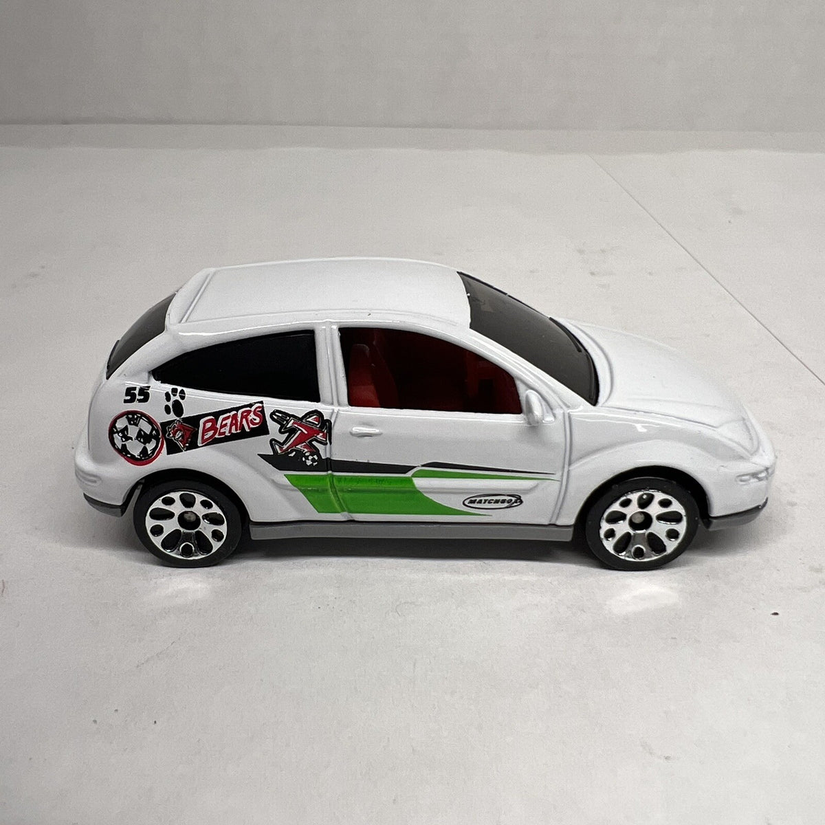 MATCHBOX White FORD FOCUS 2DOOR CAR Bears Scoccer#55 - SCALE 1/57 -1999