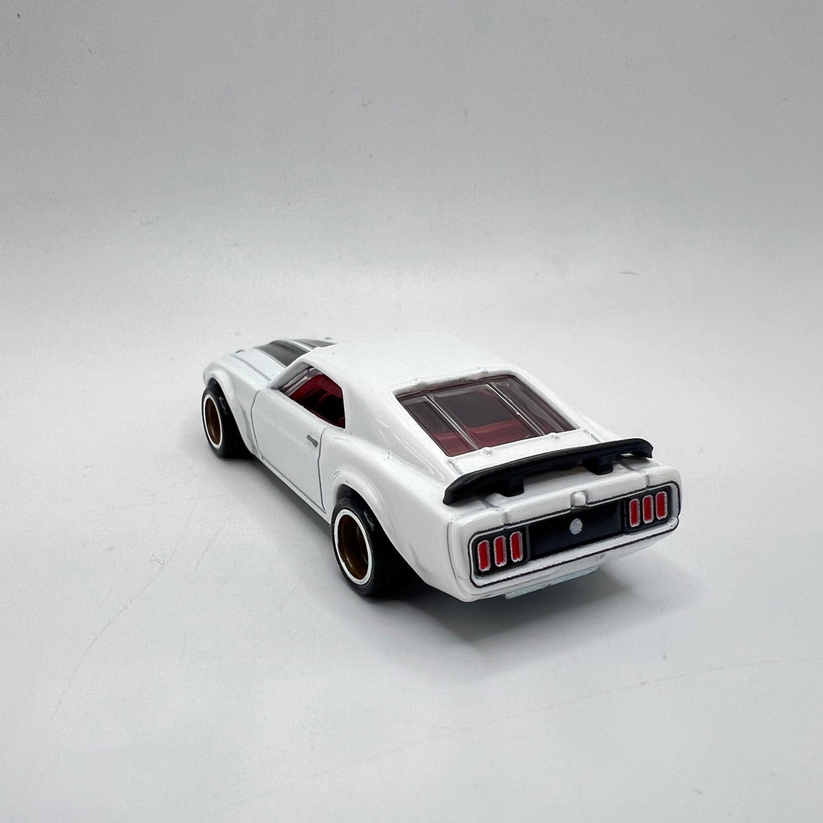 Hot Wheels '69 Ford Mustang Boss 302 White Black Stripes Real Riders LOOSE