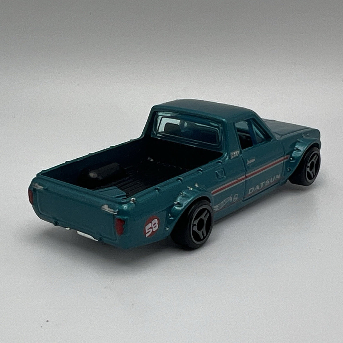 Hot Wheels 1975 Datsun Sunny Truck B120 HW Hot Trucks