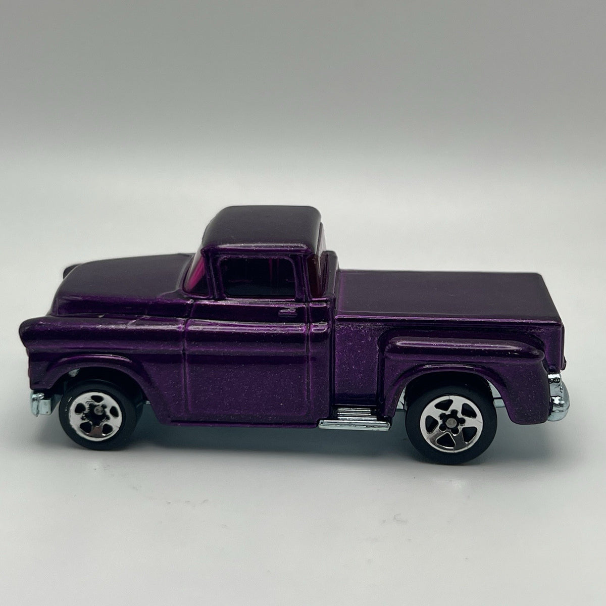 1957 57 Chevy Cameo Custom Pickup Collectible 1/64 Scale Diecast Diorama Model