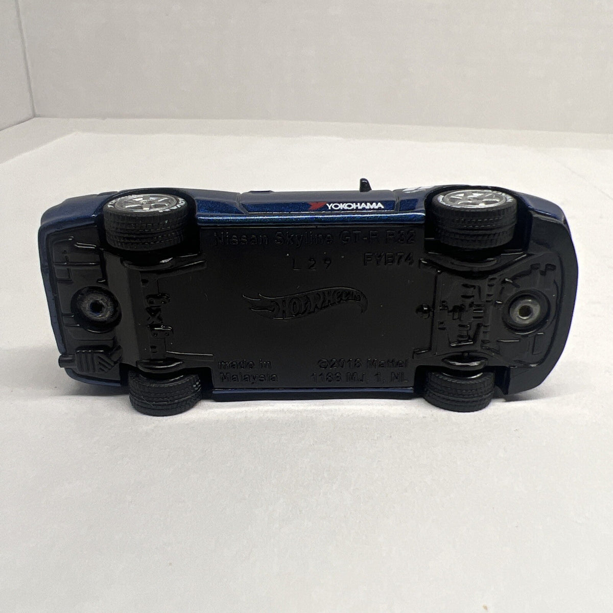 Hot Wheels Nissan Skyline GT-R R32 Dark Blue With Real Riders