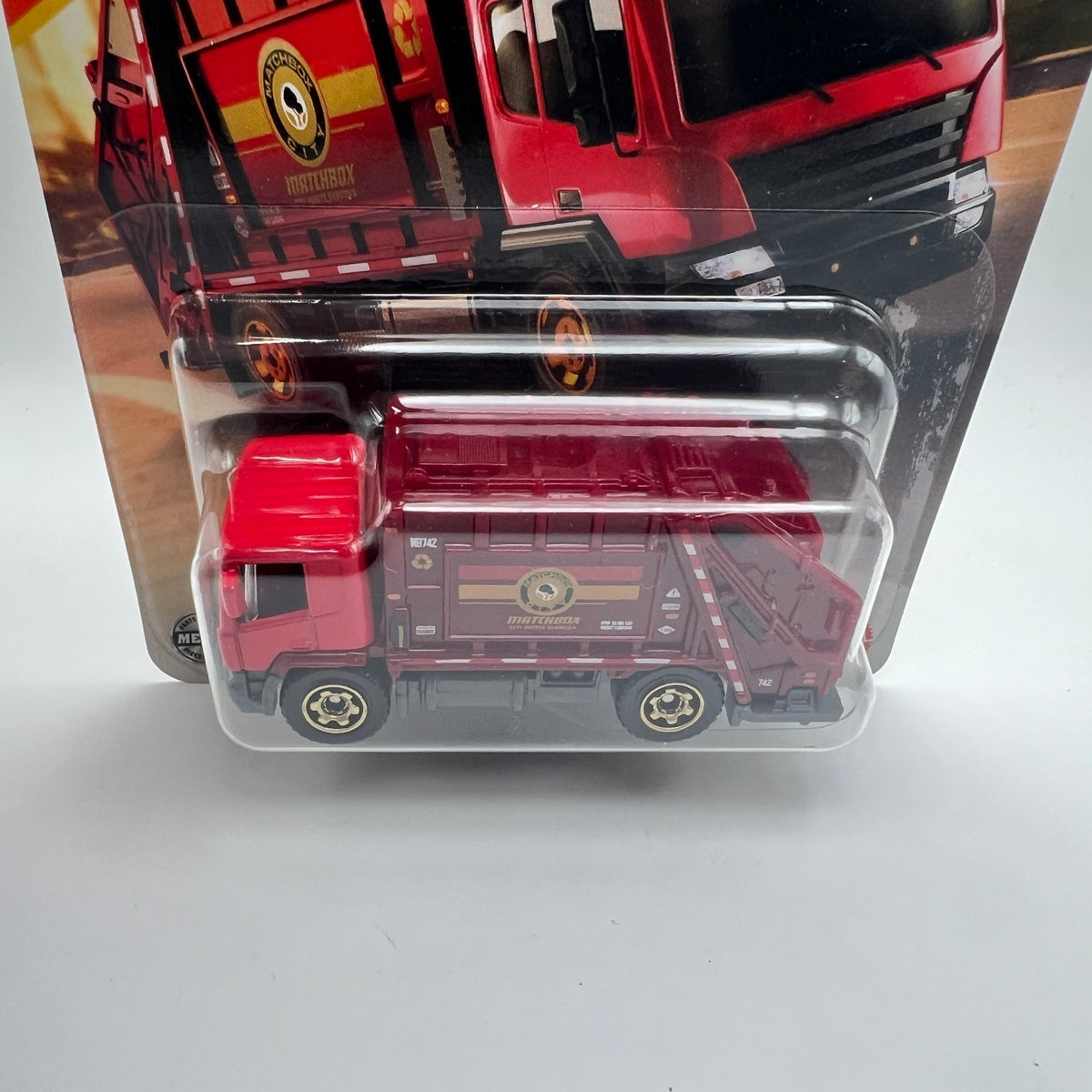 Matchbox Garbage King 99/125 Red MBX City 1:64 Scale Diecast Truck