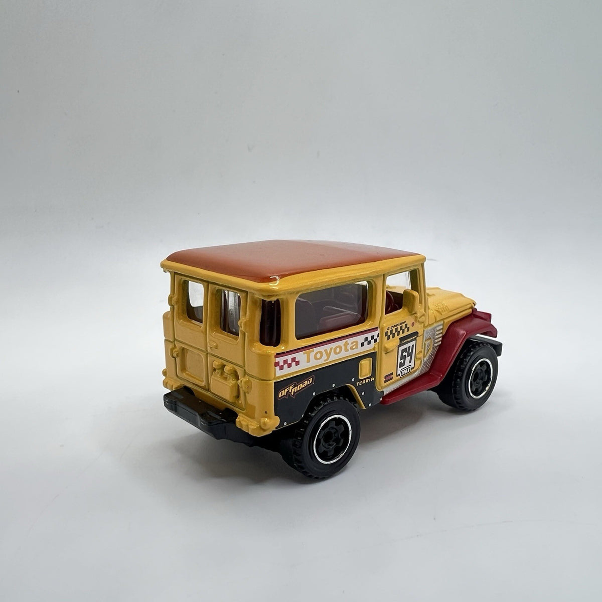 1968 68 Toyota Land Cruiser FJ40 Collectible 1/64 Scale Diecast Diorama Model
