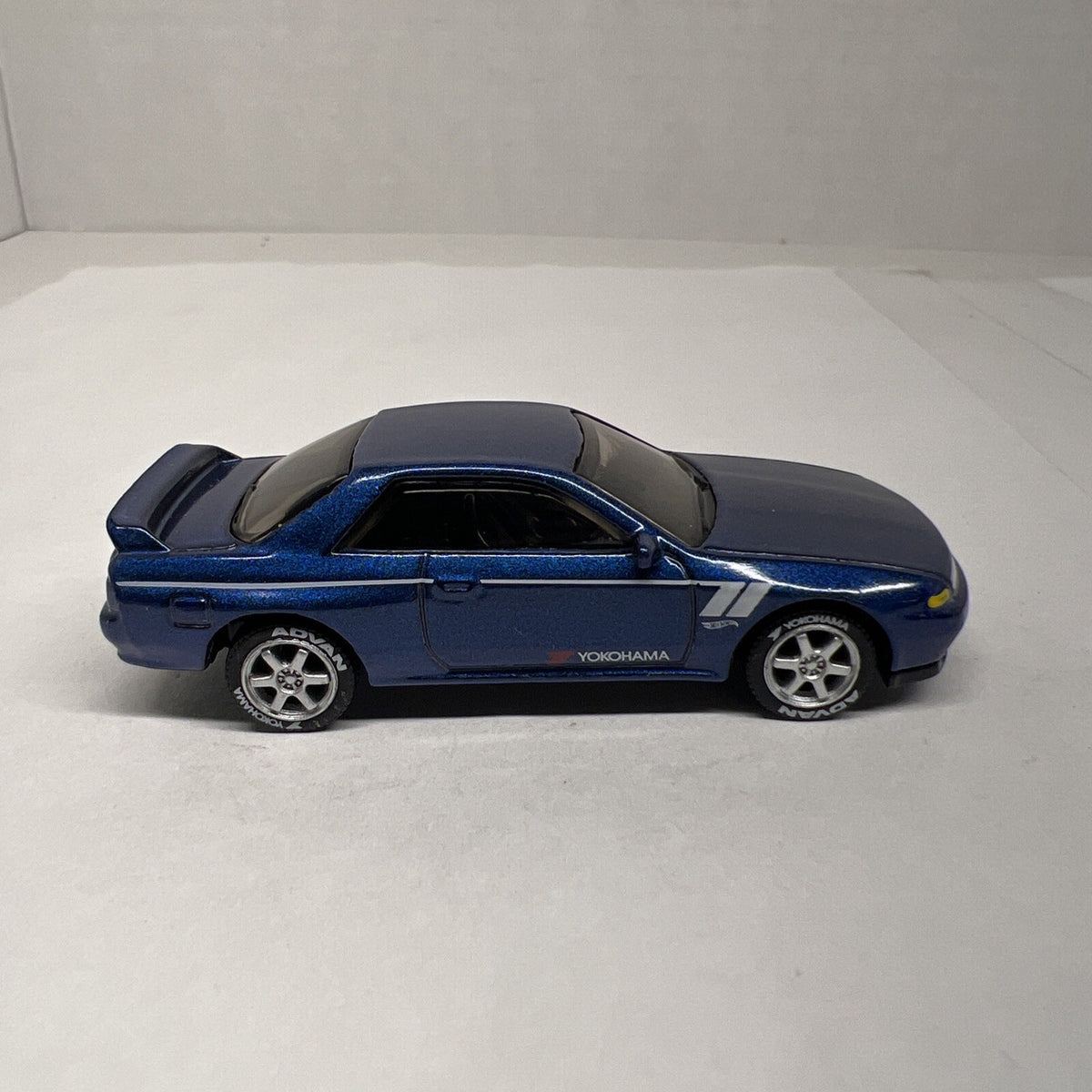 Hot Wheels Nissan Skyline GT-R R32 Dark Blue Custom With Real Riders