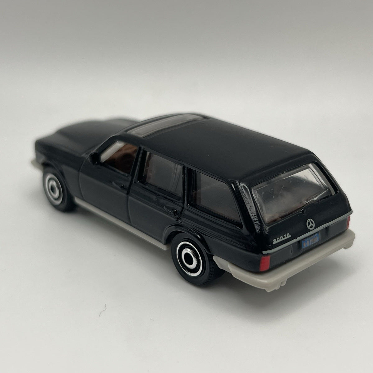 2022 Matchbox MBX Power Grabs Black '80 Mercedes-Benz W123 Wagon 1/64 Loose