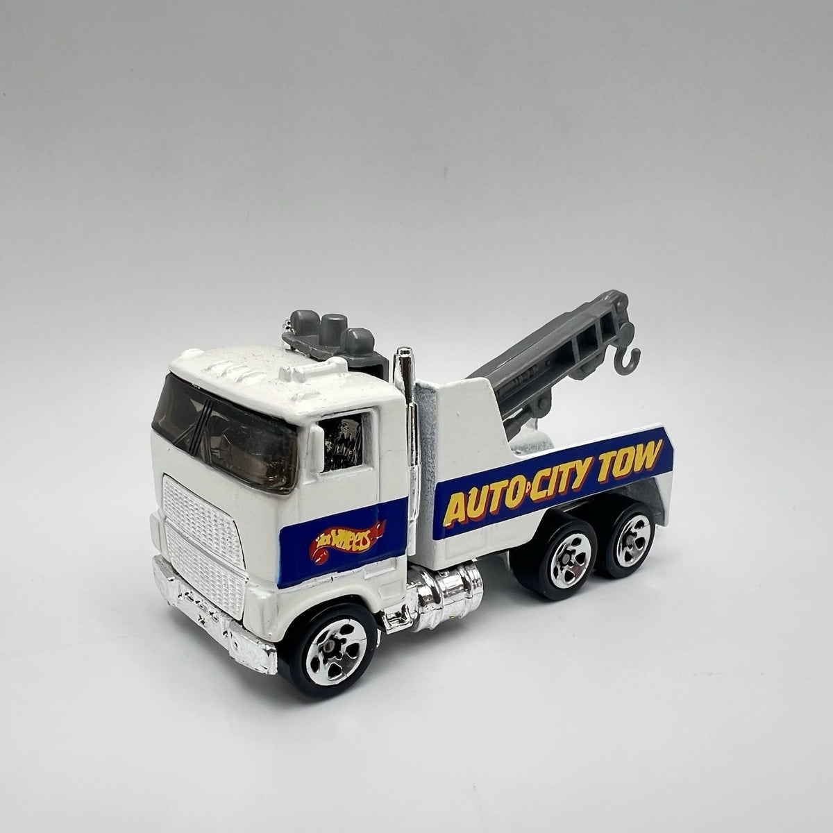 Vintage Hot Wheels 1981 Auto-City Tow Truck White Diecast Vintage Truck