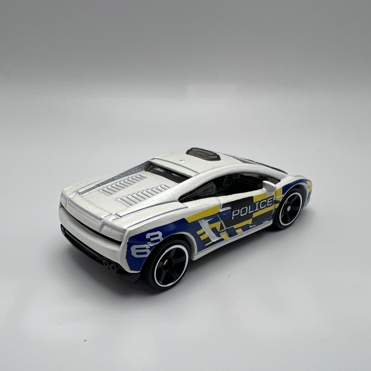 Matchbox Lamborghini Gallardo LP560-4 Police 1:64 Scale Diecast Car