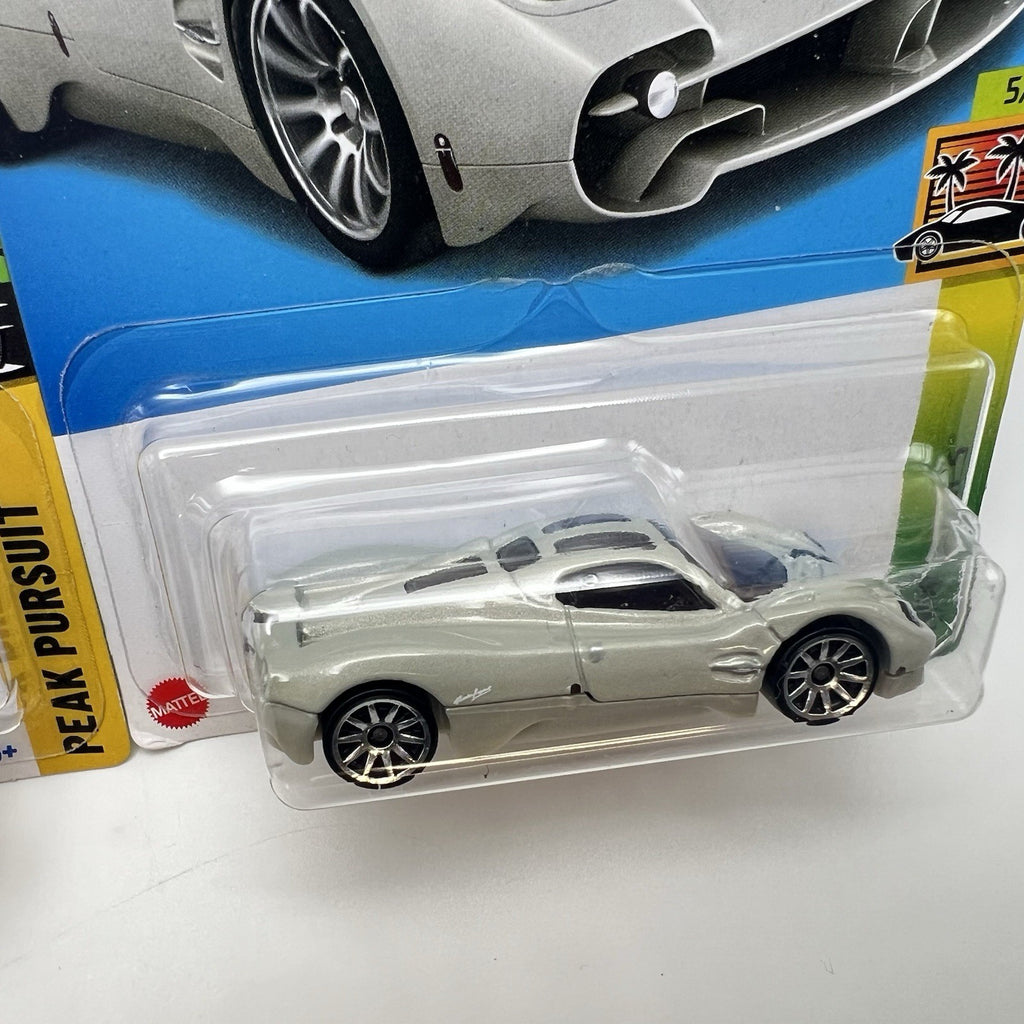 COMBO  Hot Wheels 2025 Pagani Utopia (WHITE - Exotics) (Blue - Peak Pursuit)