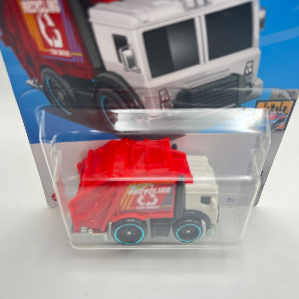 Hot Wheels Total Disposal 160/250 HW Metro 8/10 Red White Lets Race