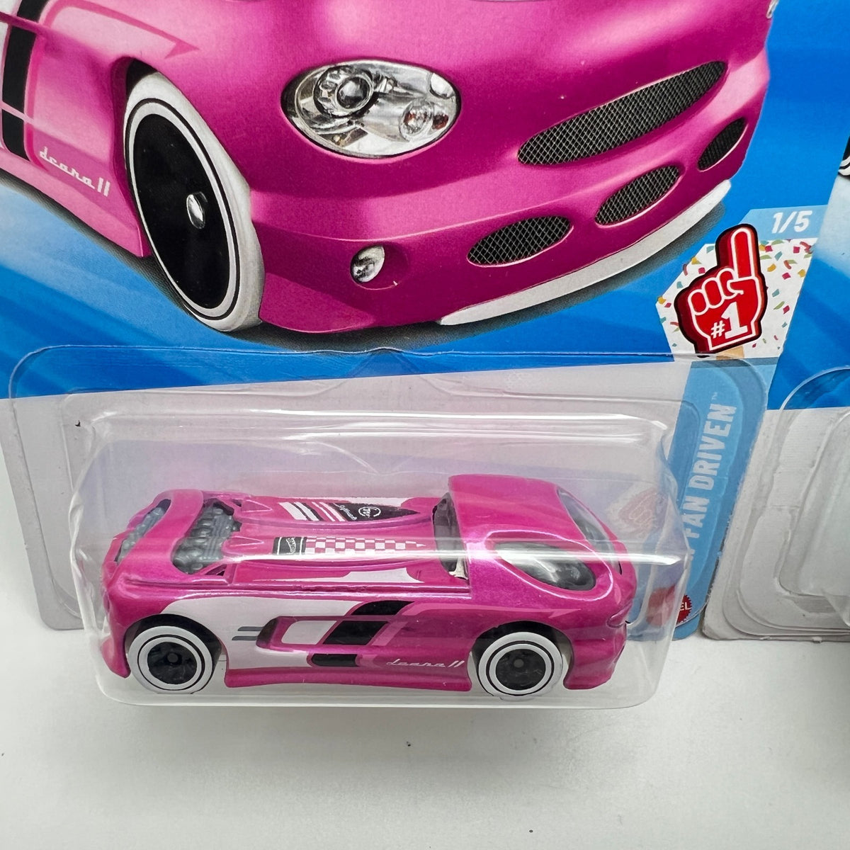 Hot Wheels Deora II Lot of 2 Pink & Teal HW Fan Driven 1/5 18/250