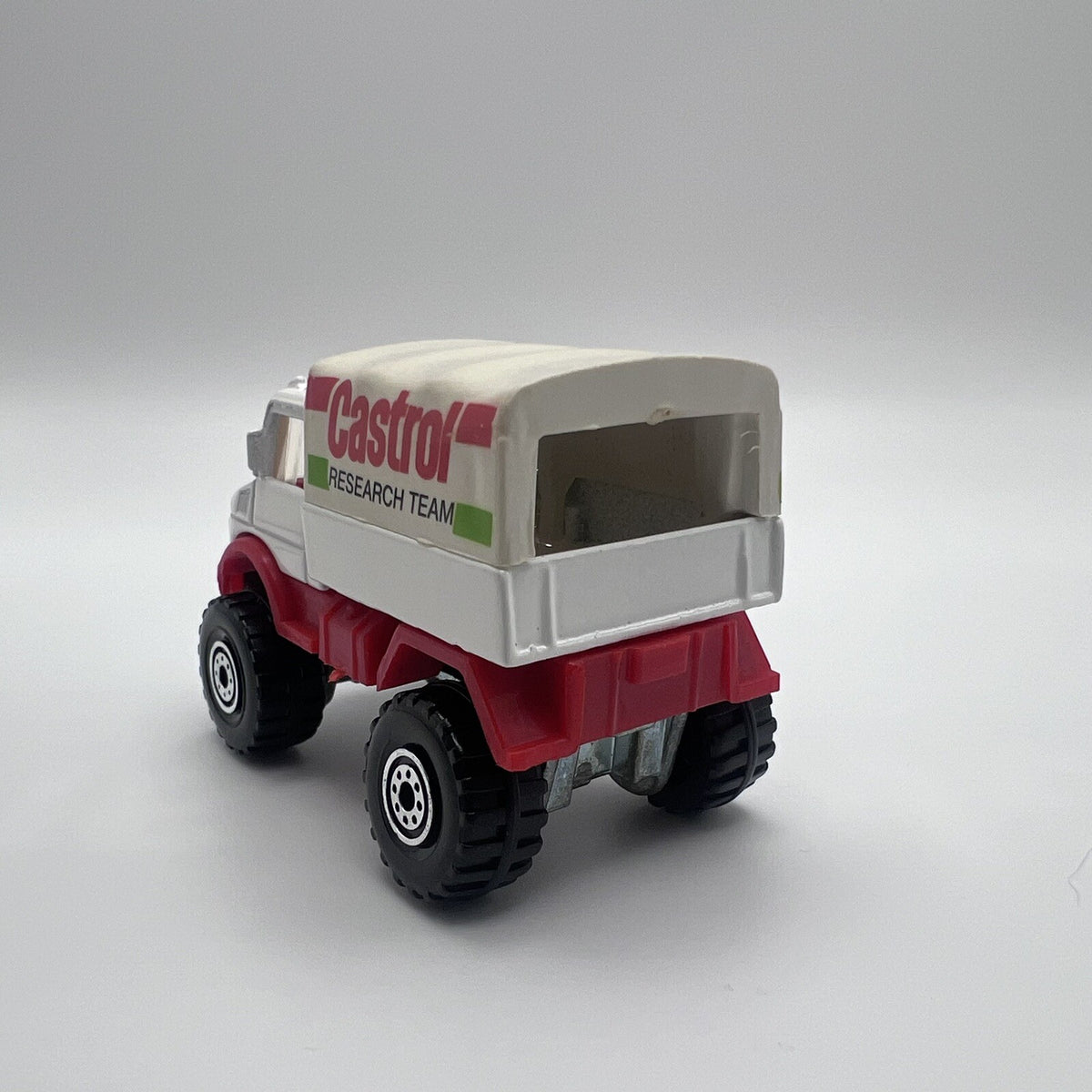 Hot Wheels 1990 Castrol Research Team Truck Hot Trucks 1:64 Scale Diecast