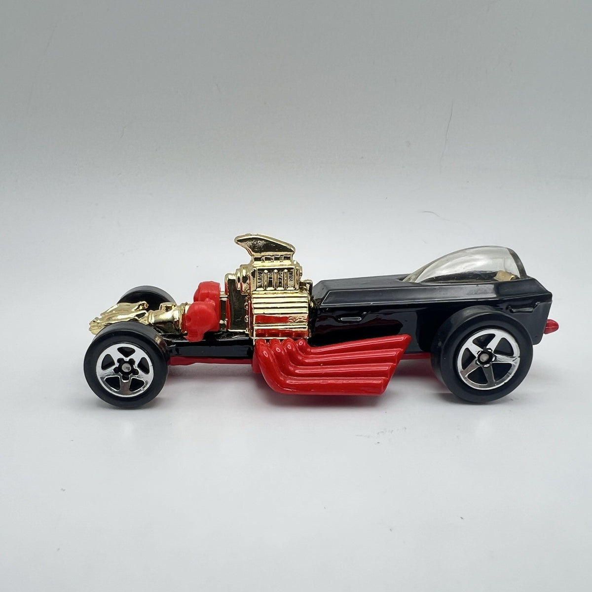 Vintage Hot Wheels Grave Rave Rigor Motor Skulls Bat Car Black Red 1994
