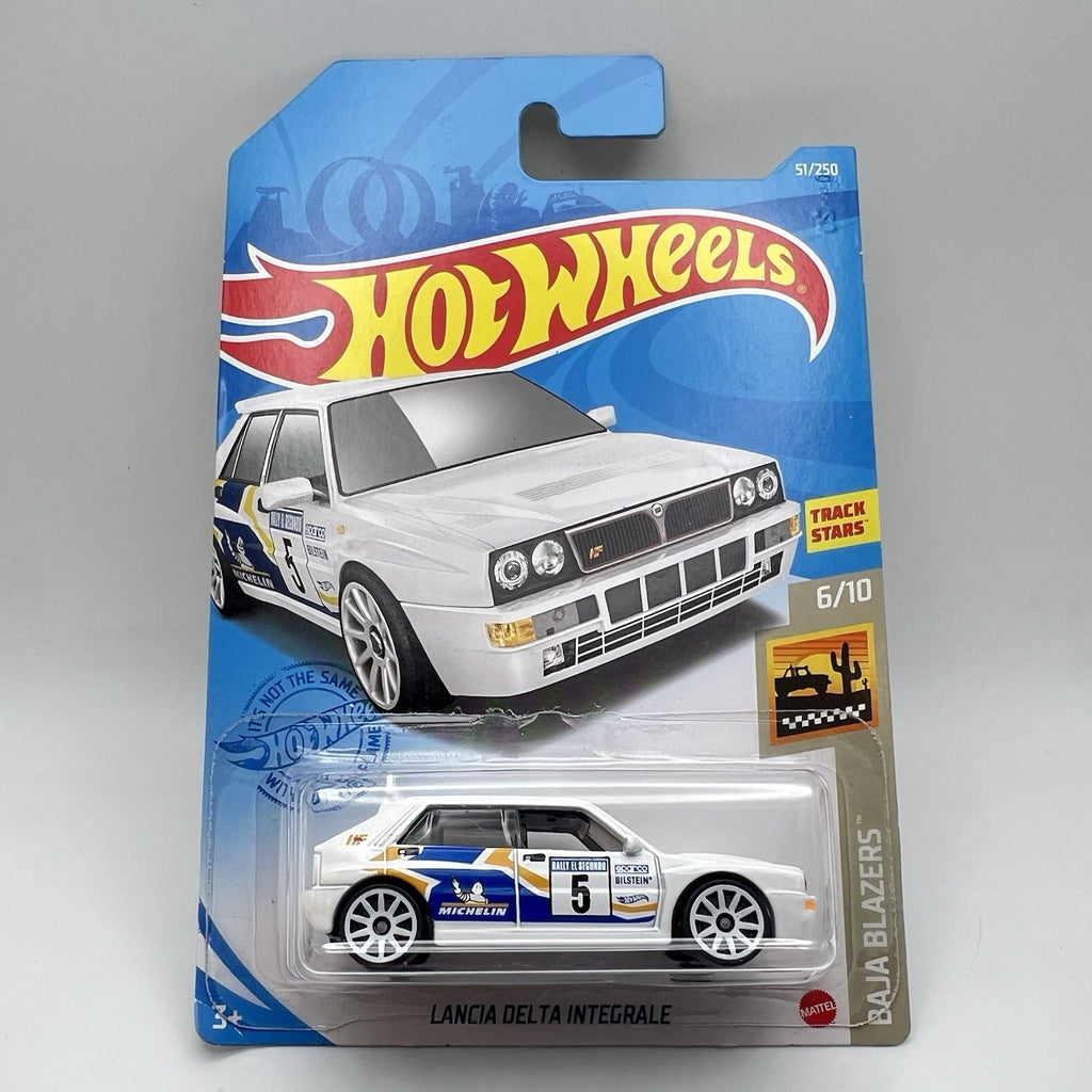 2021 Hot Wheels Baja Blazers Lancia Delta Integrale Rally Car - White 6/10