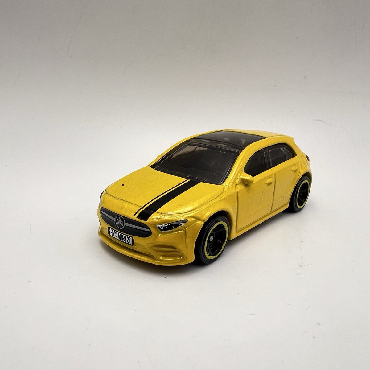 2019 19 Mercedes A Class Collectible 1/64 Scale Diecast Diorama Model
