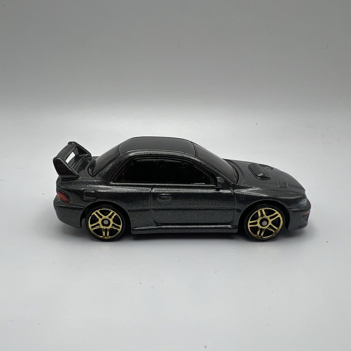 Hot Wheels Subaru Impreza 22b STi Version 1:64 Grey