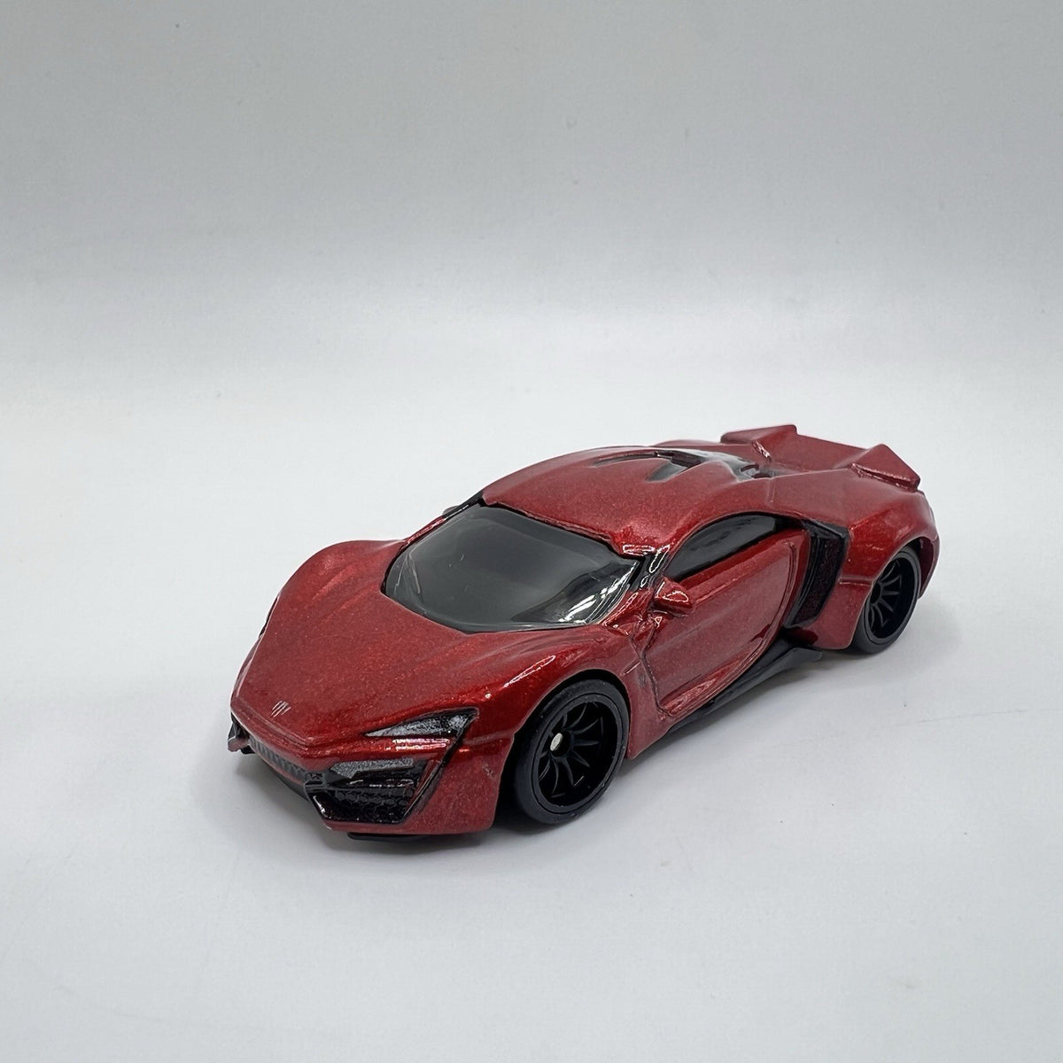Hot Wheels W Motors Lykan HyperSport Red Fast & Furious Premium Real Riders