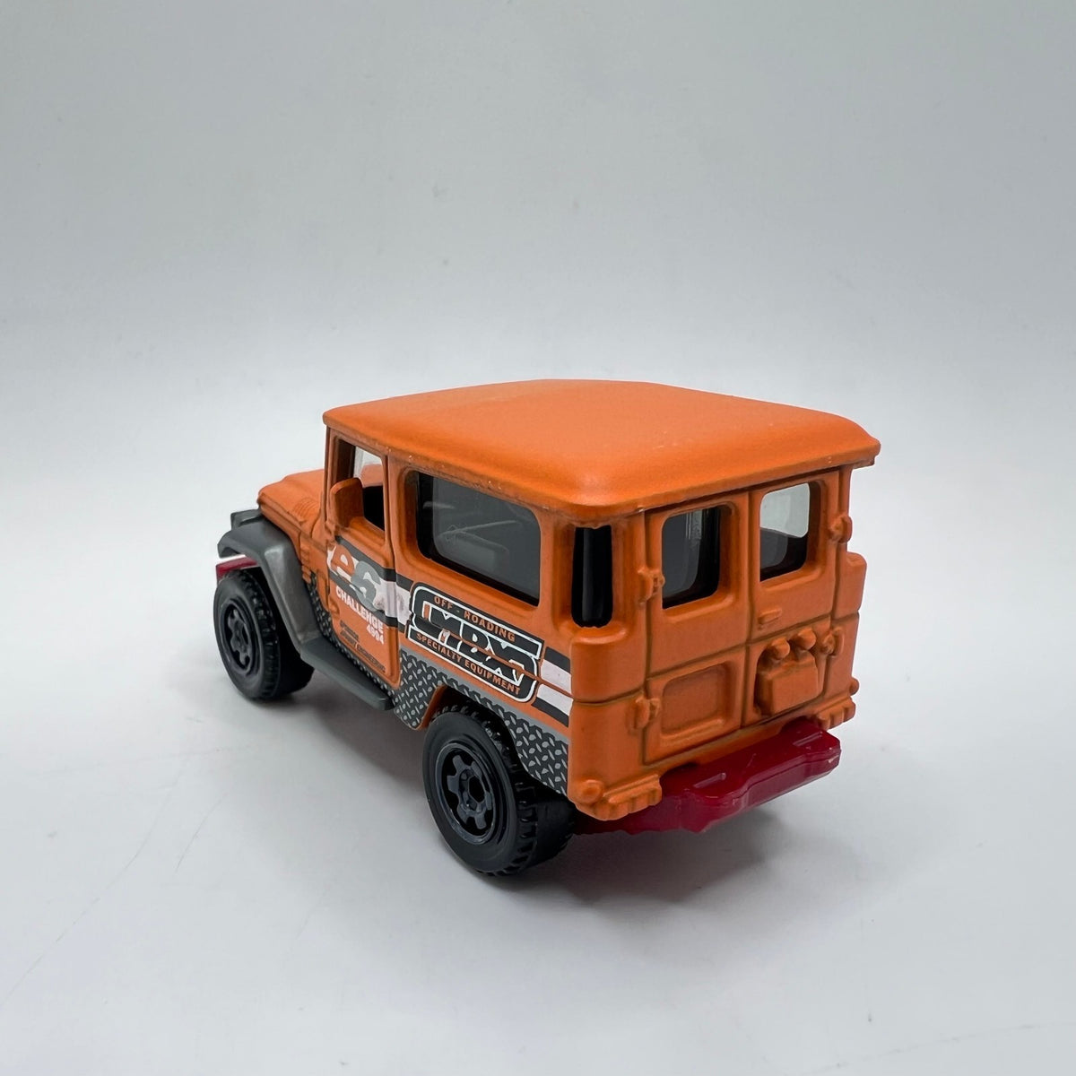 Matchbox Toyota FJ40 Land Cruiser Orange MBX Challenge LOOSE 1/64
