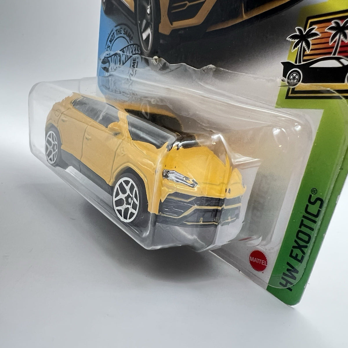 Hot Wheels '17 Lamborghini Urus Yellow 2020 Exotics Series 1/10 213/250