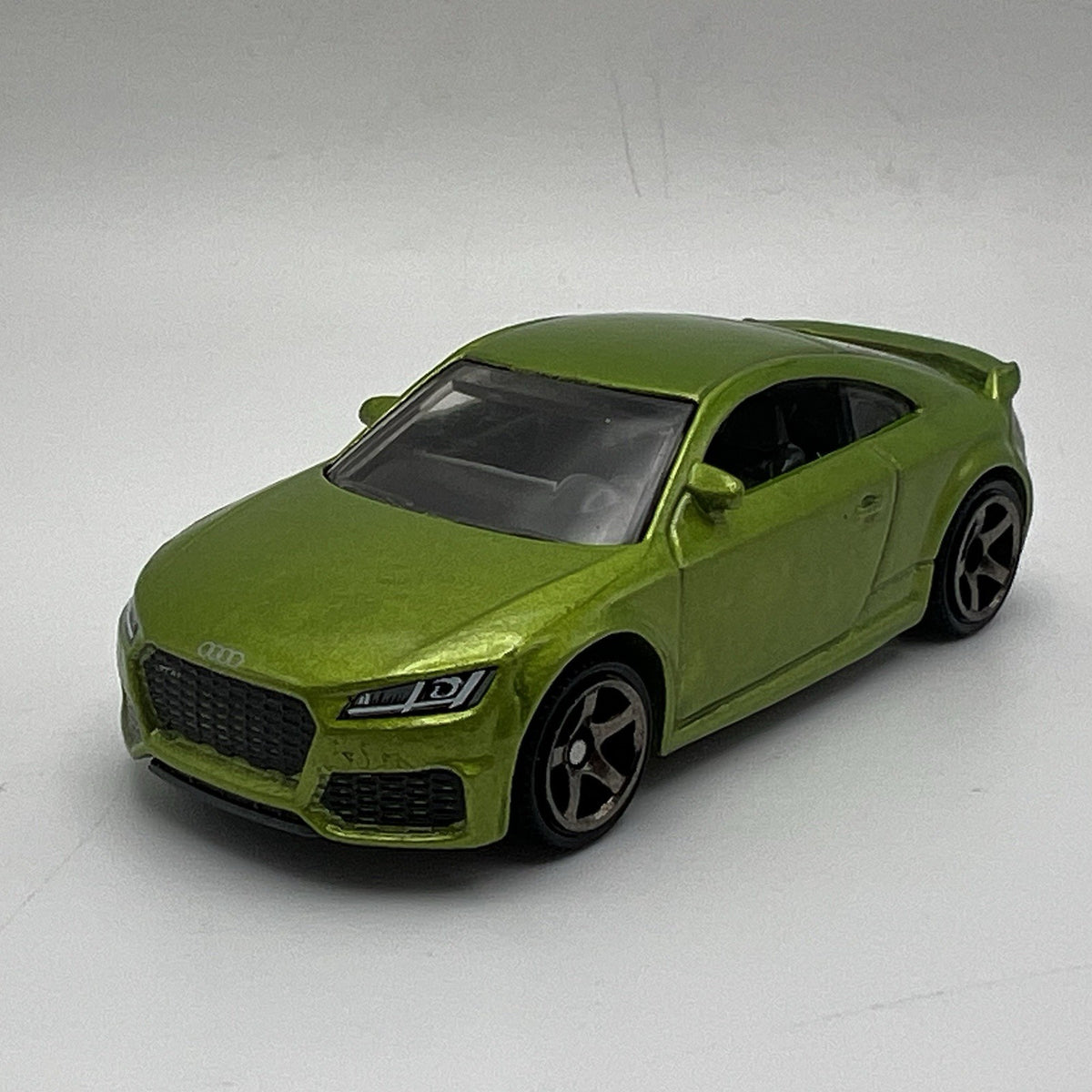 2019 19 Audi TT RS Coupe Coupé Collectible 1/64 Scale Diecast Diorama Model