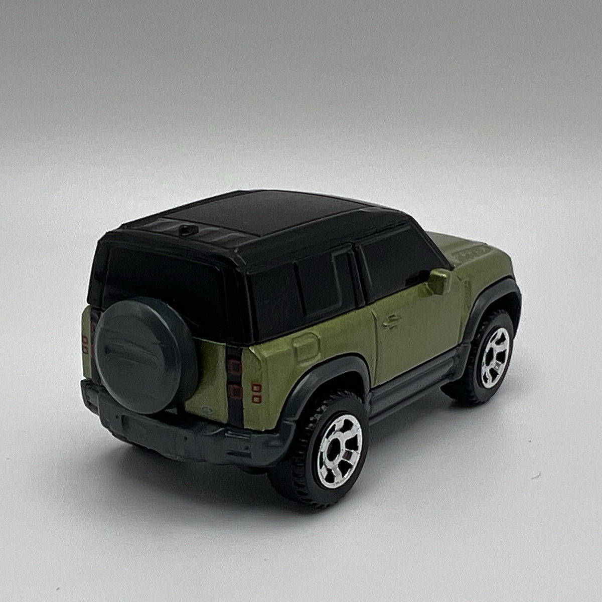 2022 MATCHBOX 2020 LAND ROVER DEFENDER 90 GREEN 1:64 DIECAST 2 1/2" SUV W/ BLACK