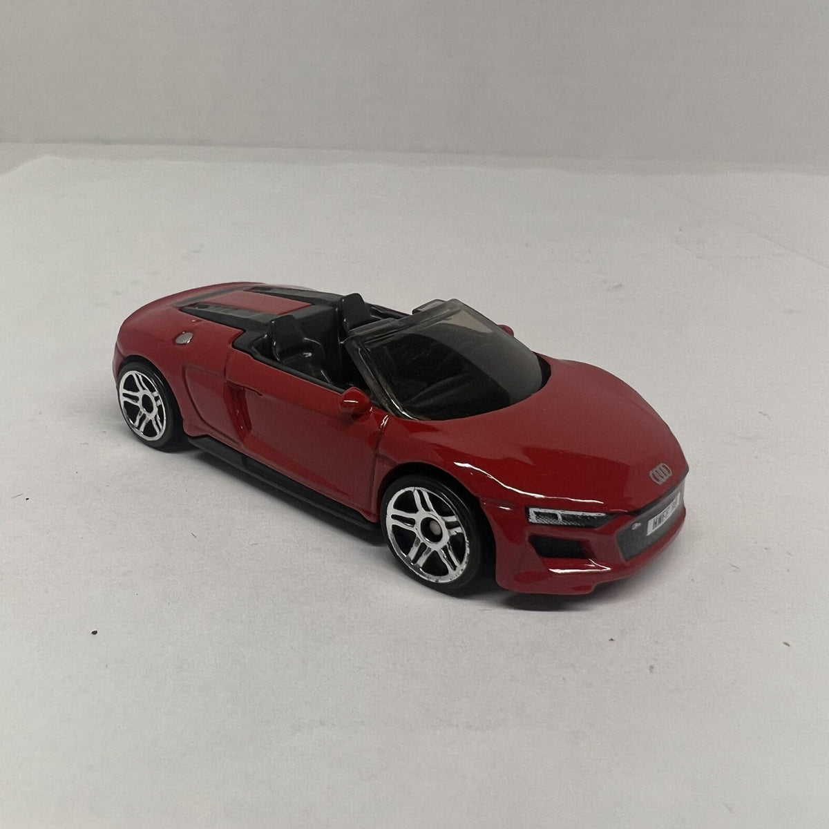 2019 Audi R8 Spyder * 1:64 Scale Diecast Model Diorama Hot Wheels *