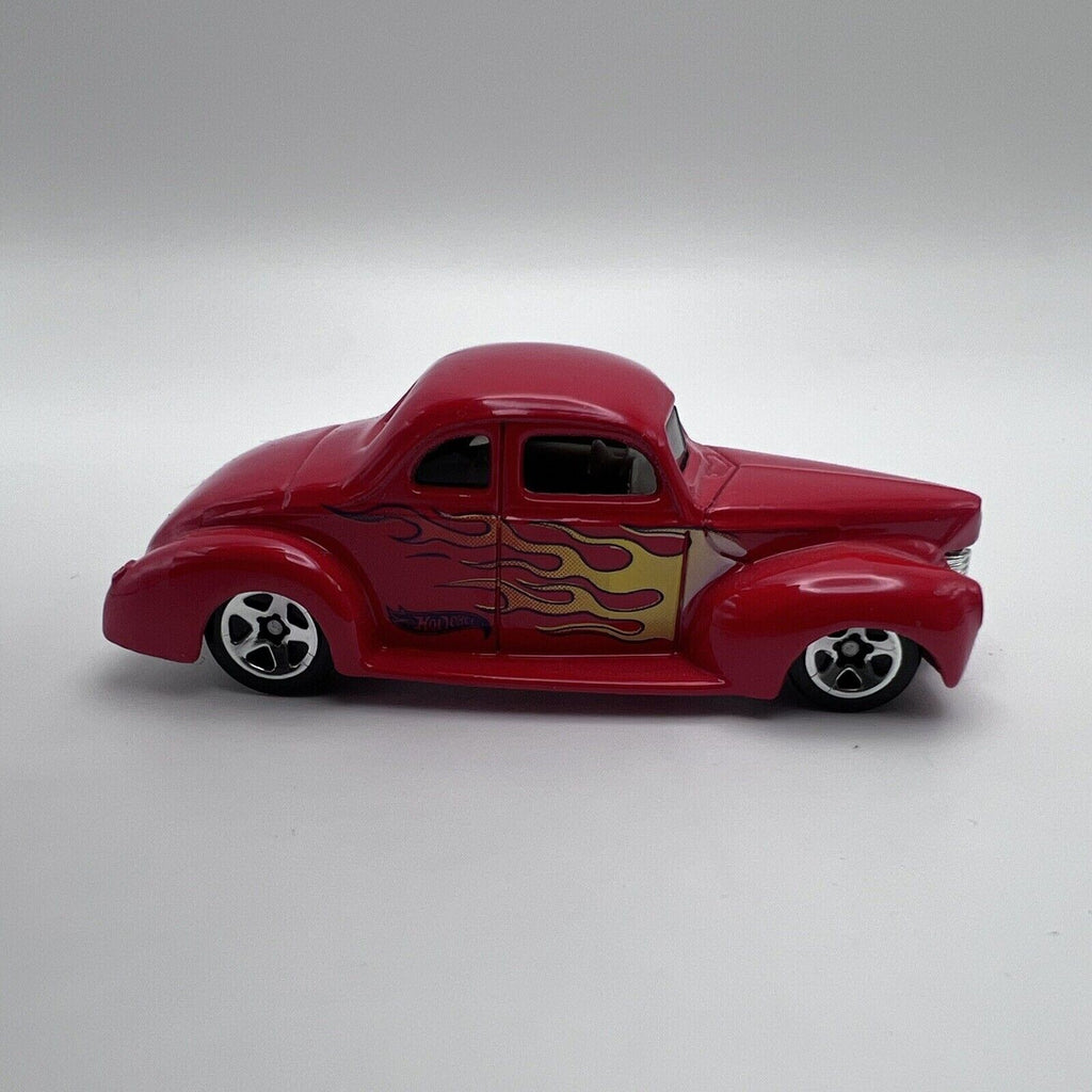 HOT WHEELS 2001 MATTEL '40 FORD COUPE RED WITH FLAMES Loose