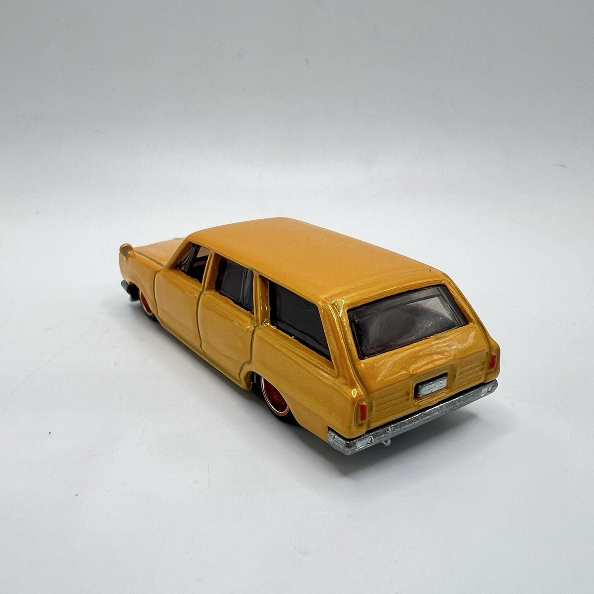 Custom Hot Wheels 69 Nissan Skyline Van With Real Riders