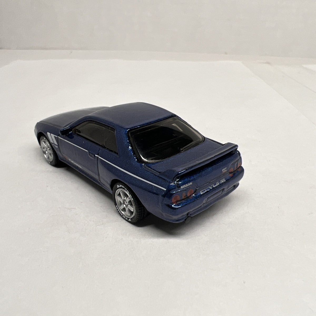Hot Wheels Nissan Skyline GT-R R32 Dark Blue Custom With Real Riders