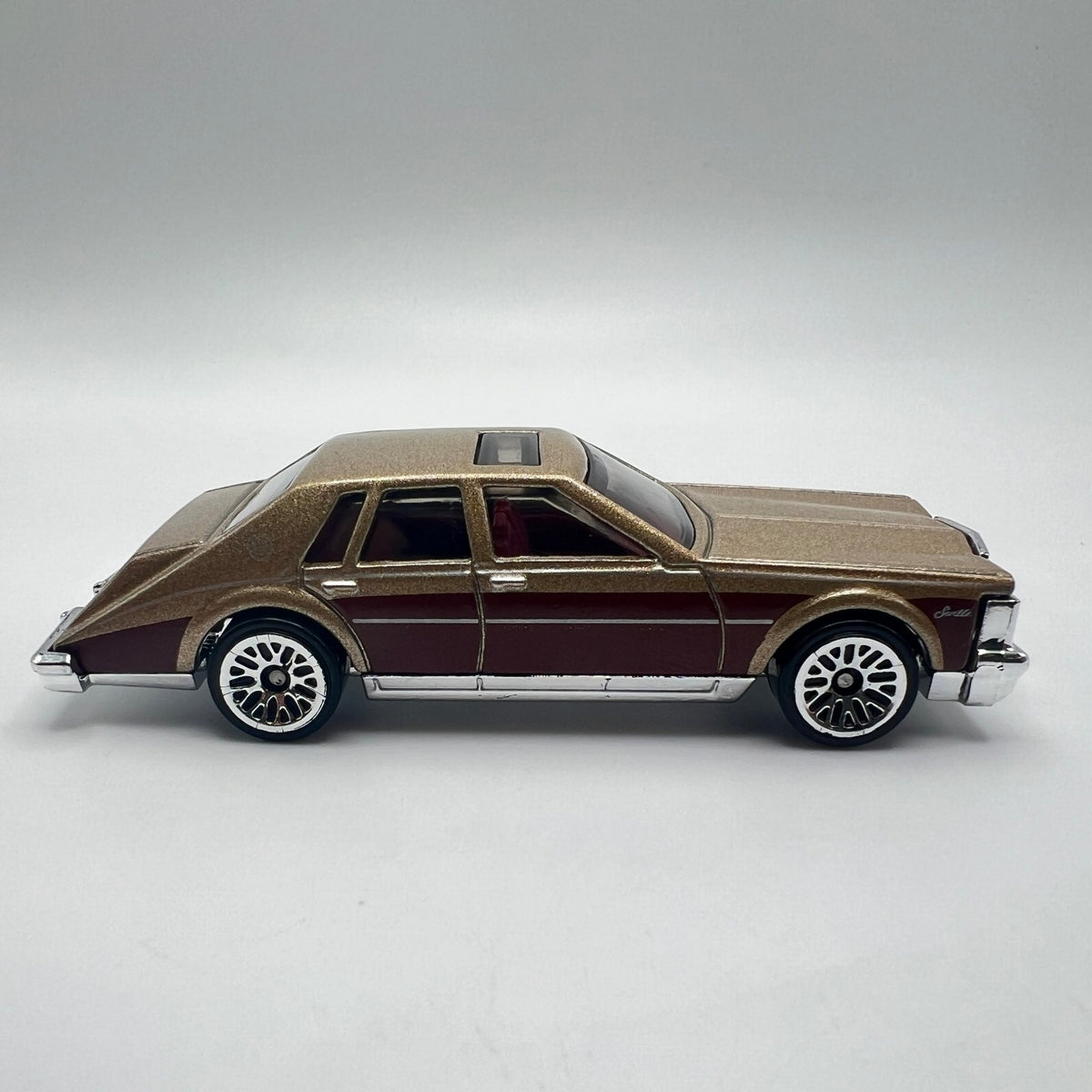 Hot Wheels Cadillac Seville Gold Maroon LOOSE 1/64