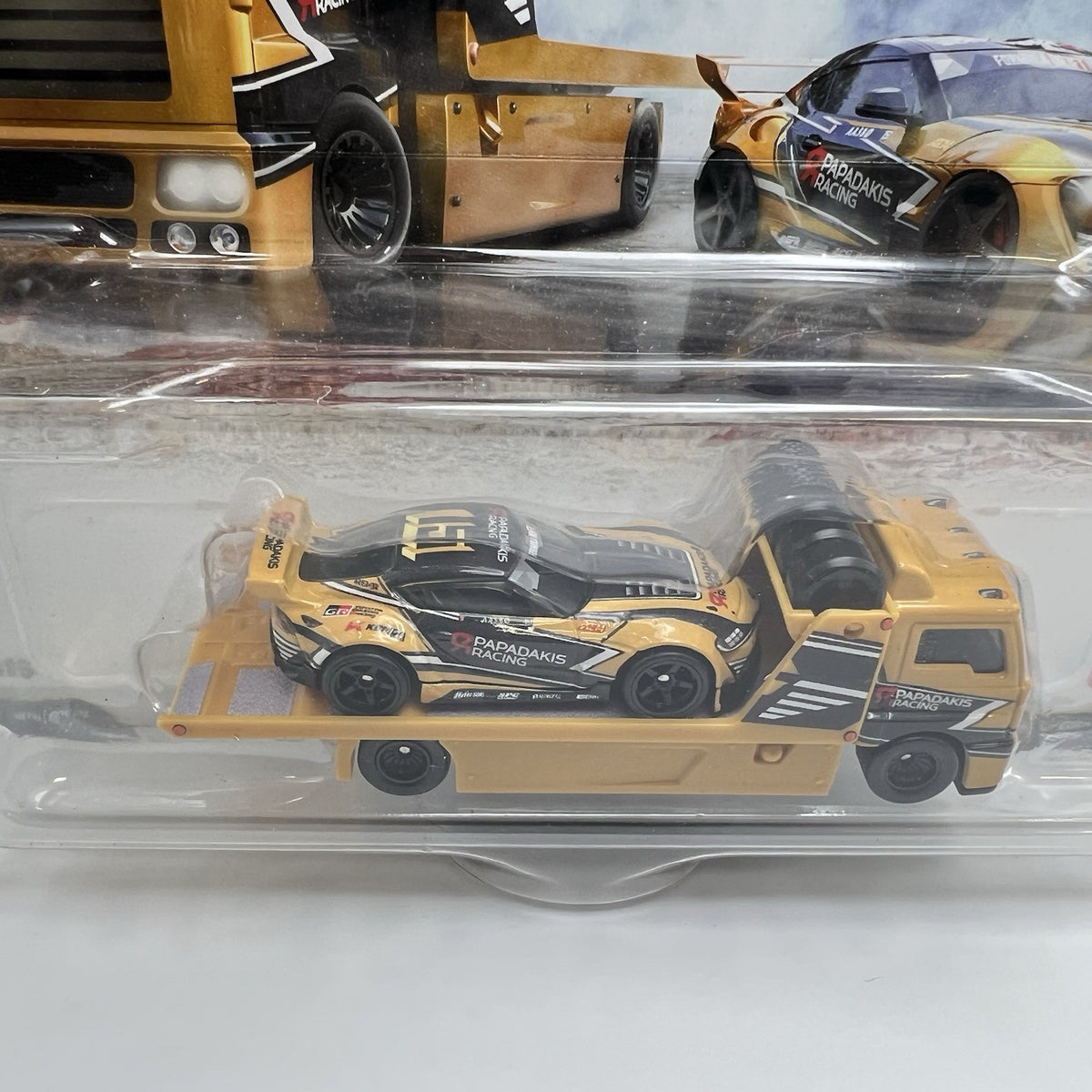 Hot Wheels Premium 2025 Team Transport '20 Toyota GR Supra Fleet Street #86